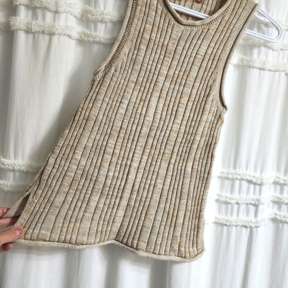 Gorgeous Pilcro by Anthropology sleeveless Sweater/top. Size Small. - Picture 1 of 9